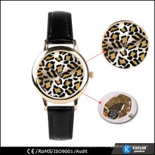 Reloj negro del leopardo de la correa de cuero genuino